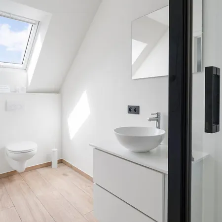 Modern & Spacious House With Wellness Villa *