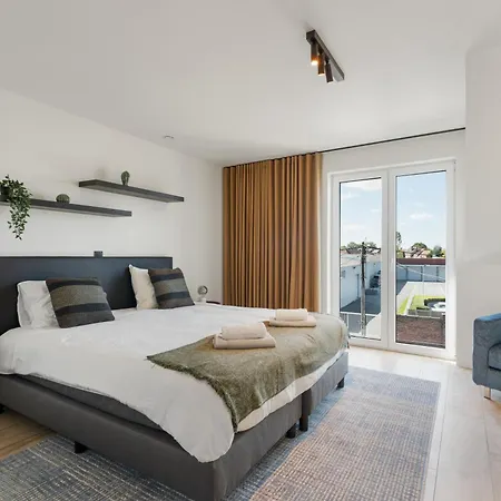 Modern & Spacious House With Wellness Villa